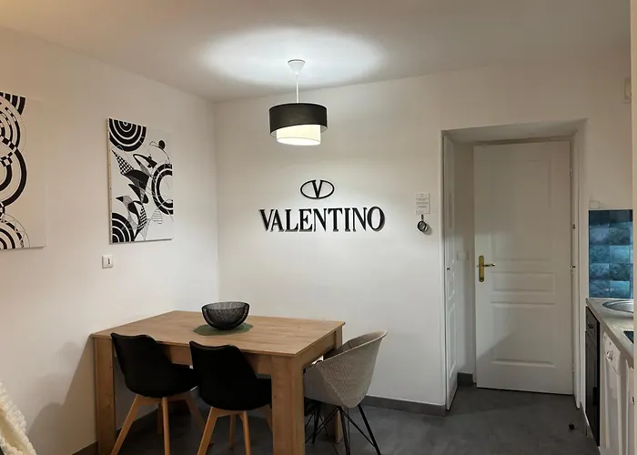 Rez De Chaussee, Vue Sur Le Golf Et Parking Gratuit