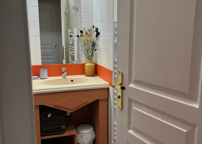 Rez De Chaussee, Vue Sur Le Golf Et Parking Gratuit Apartment *