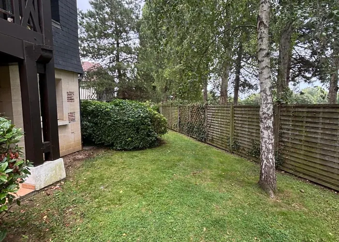 Apartment Rez De Chaussee, Vue Sur Le Golf Et Parking Gratuit Deauville