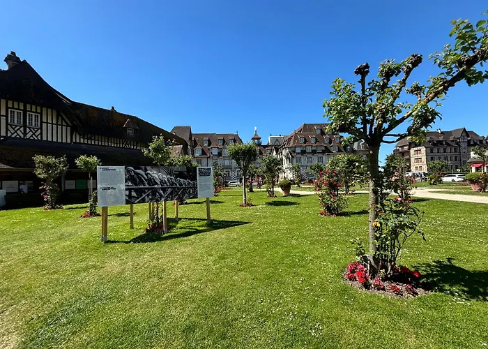 Rez De Chaussee, Vue Sur Le Golf Et Parking Gratuit *
